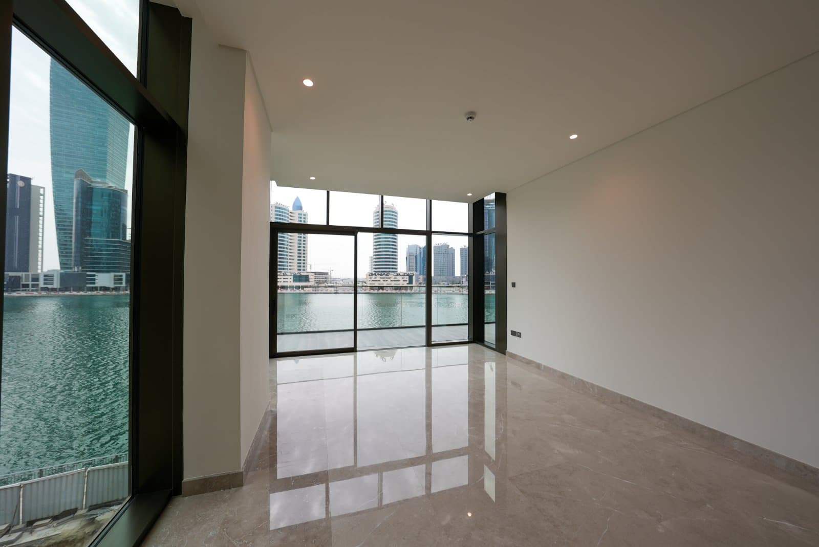 Apartment in Peninsula 5 Business Bay