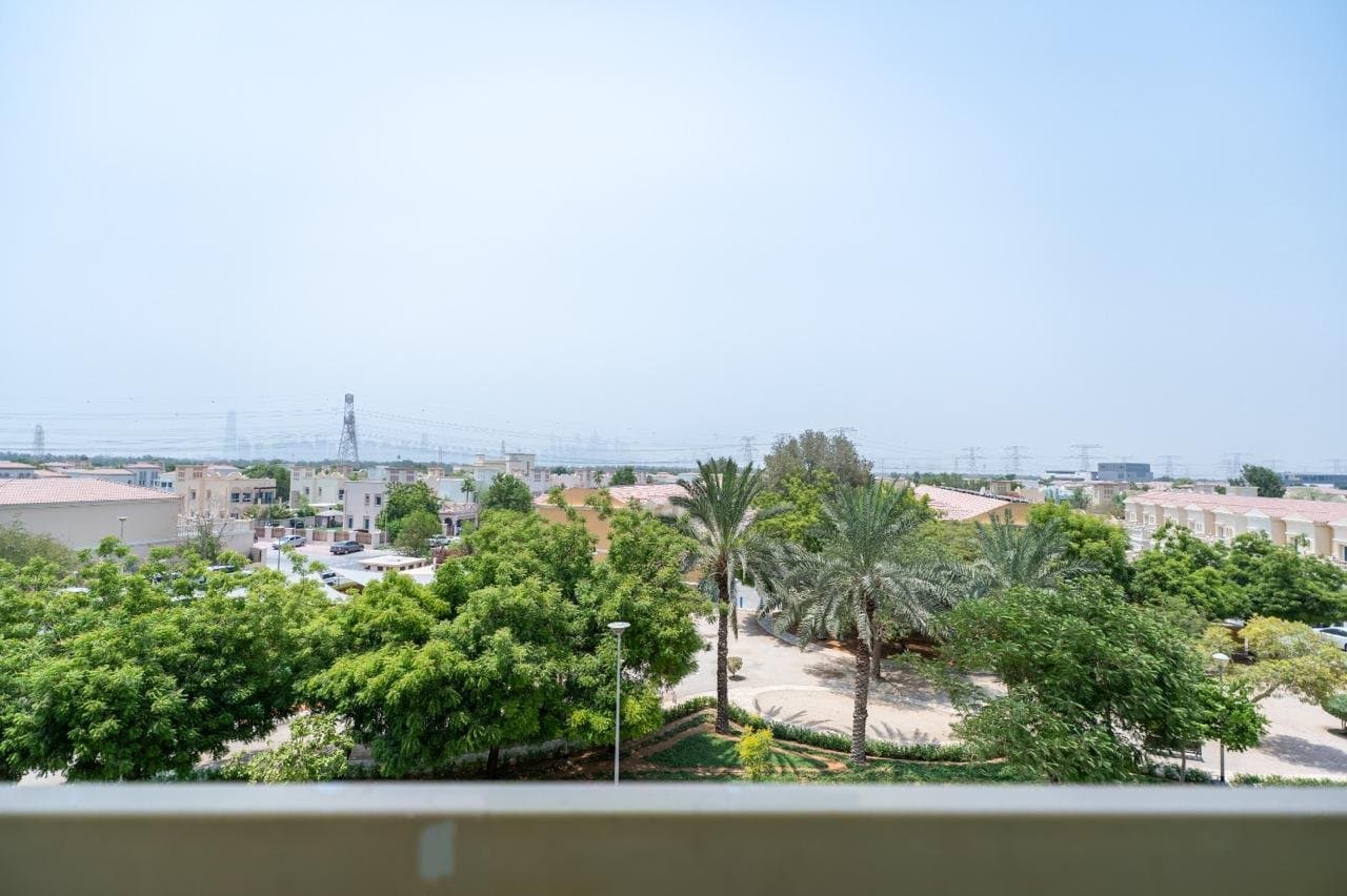 Fully Furnished Studio Suit + Study in JVT | Approx. 9% Net Yield - Image 1